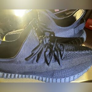 adidas Yeezy Boost 350 V2 Onyx in Black Size 14